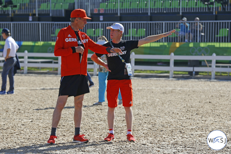 Marcus Ehning showed what a sports man and team player he is being present at the course walk - here going through the details with Ludger Beerbaum. 