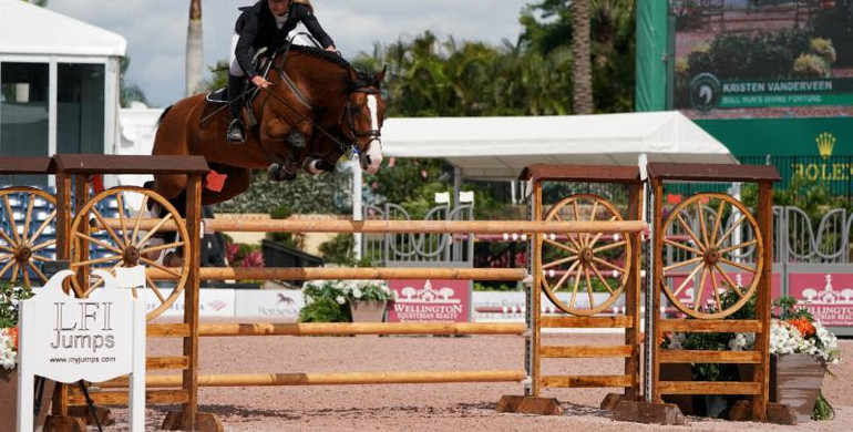 Kristen Vanderveen and Bull Run’s Divine Fortune speed to Douglas Elliman Real Estate Classic victory