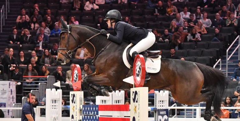 Sydney Shulman makes it two in a row at Washington International Horse Show