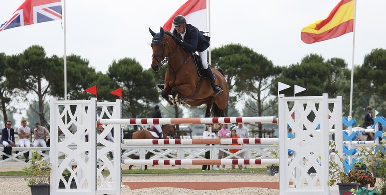 Dominique Hendrickx takes Thursday's biggest win at Knokke Hippique