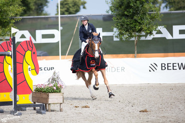 Evelina Tovek and Oz de Breve. Photo by Lisa Munch Holst.