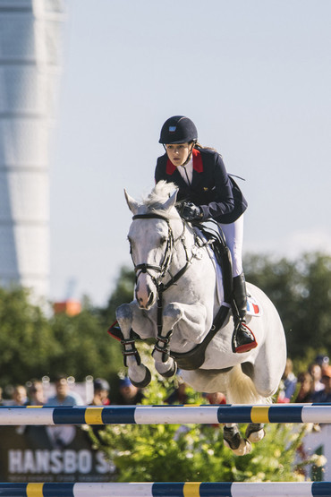 Justine Maerte and Shamrock du Gite won the individual gold for France.