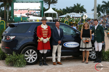 Shane Sweetnam in his presentation as the overall leading rider of the 2016 Suncast® 1.50m Championship Jumper Series with ringmaster Christian Craig, and Tom and Jeannie Tisbo of Suncast®.