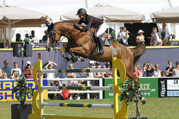 Topinambour with Penelope Leprevost in the saddle.