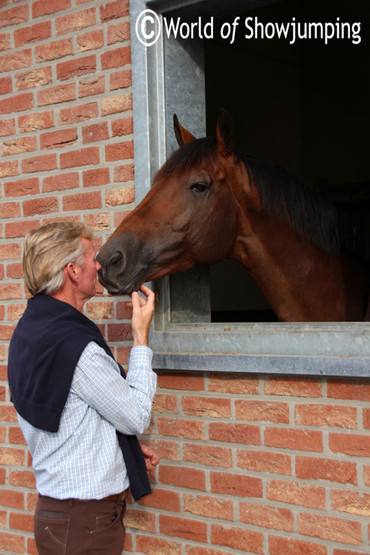 A true horse man: Jos Lansink - here taking a quiet moment with Zerlin M.