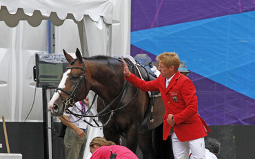 Marcus and Plot Blue set the first clear of the day.