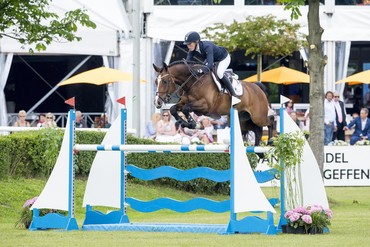 Dutsboy with Joy Lammers in the saddle. 