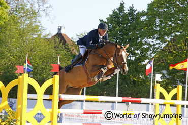 Dirk Demeersman with Baltik Sitte's mother Ustina Sitte. Photo (c) Jenny Abrahamsson.