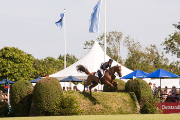 Guy Williams wins the British Speed Derby. Photo (c) George Gunn Photography 