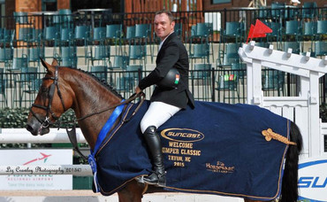 Darragh Kerins and Thunder D'Amaury in their presentation ceremony. Photo ©LizCrawleyPhotography.