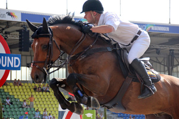 Robert Whitaker with Catwalk IV. Photo by World of Showjumping. 