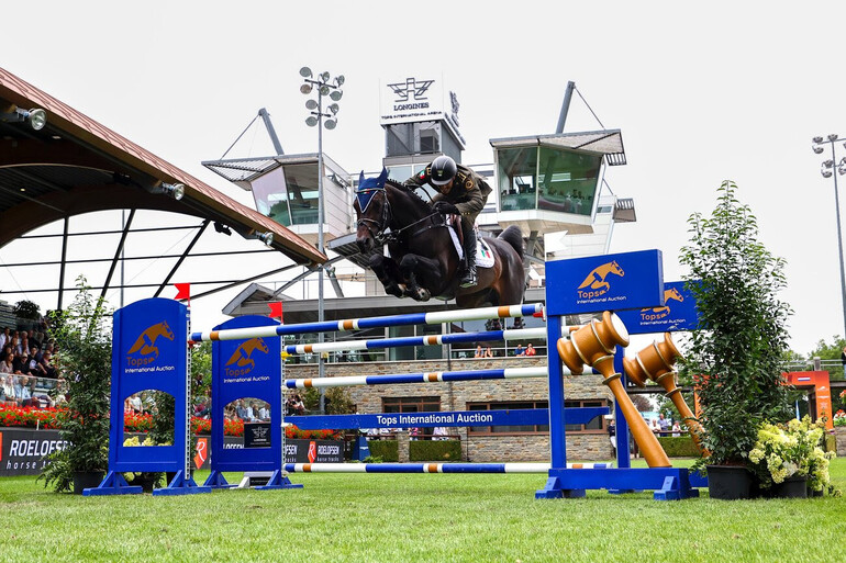 Photo © Longines Tops International Arena.