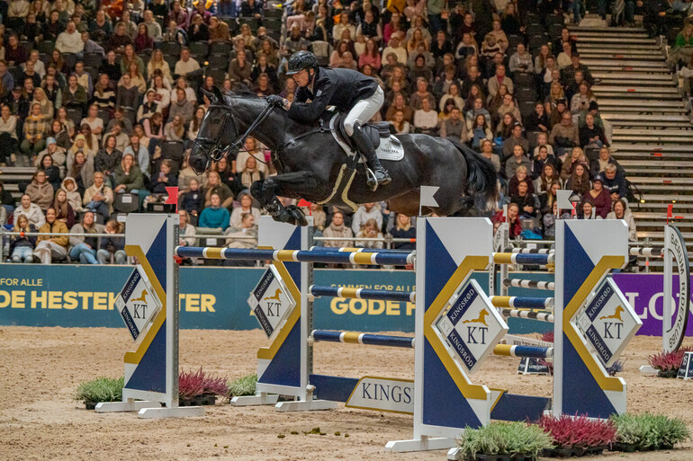 Photo © FEI/Kim C Lundin. 