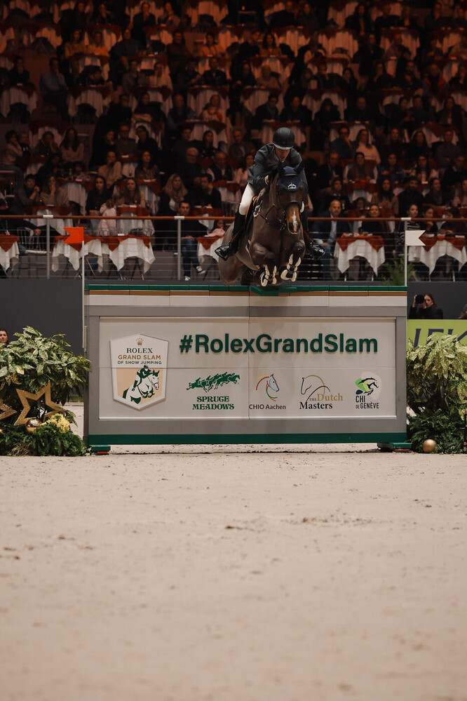 Photo © Rolex Grand Slam/Sofya SK.