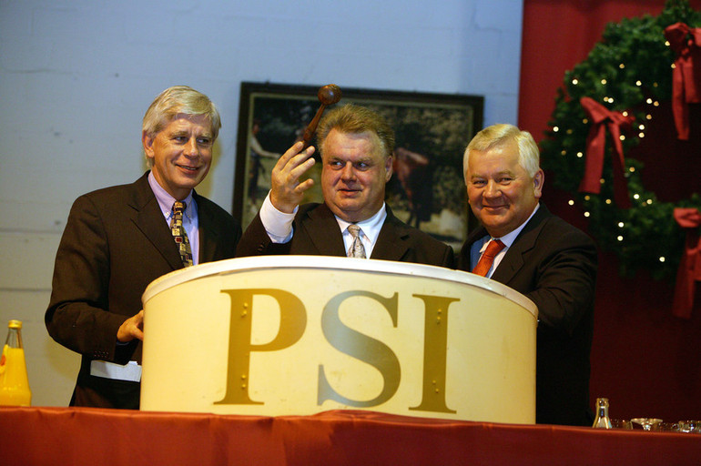 Paul Schockemöhle, Uwe Heckmann (auctioneer) and Ullrich Kasselmann.