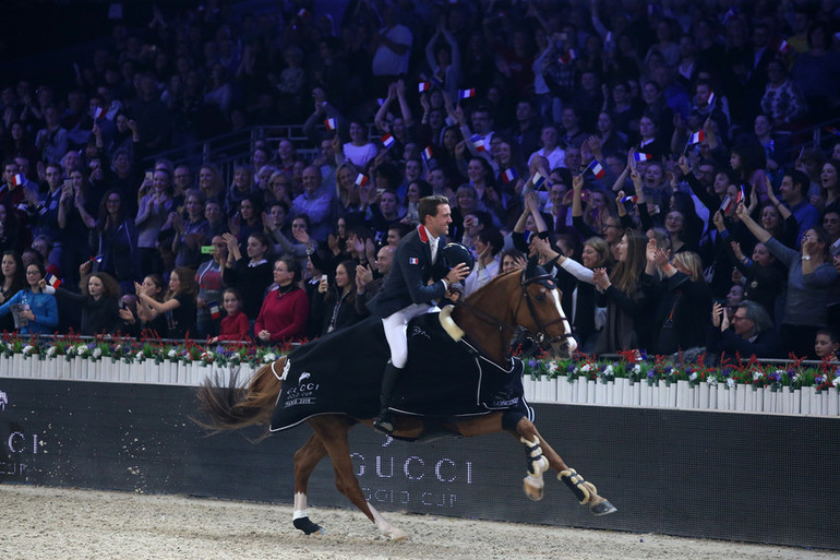 Simon Delestre celebrating his win in Paris. Photo (c) Sportfot.