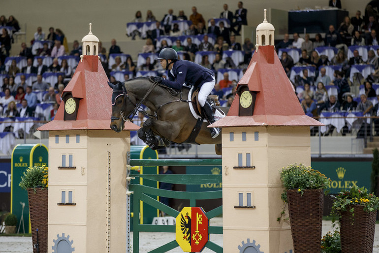 Kent Farrington and Voyeur on their way to victory in the Rolex IJRC Top 10 Final in Geneva. Photo (c) Dirk Caremans/www.hippofoto.be.