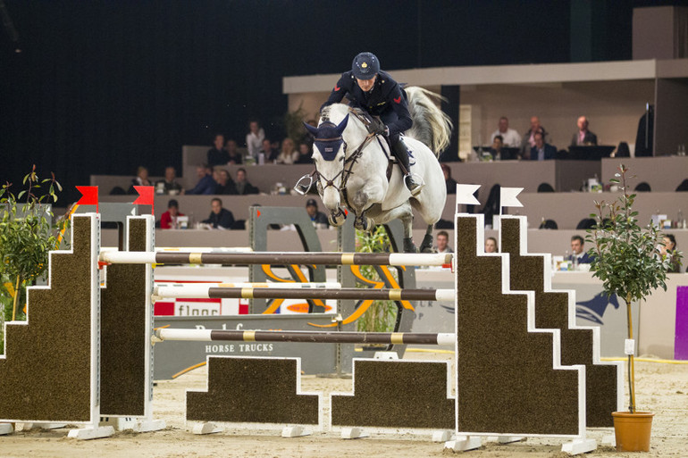 Lorenzo de Luca on the way to victory in Drachten on Limestone Grey. Photo (c) Leanjo de Koster/www.digishots.nl.