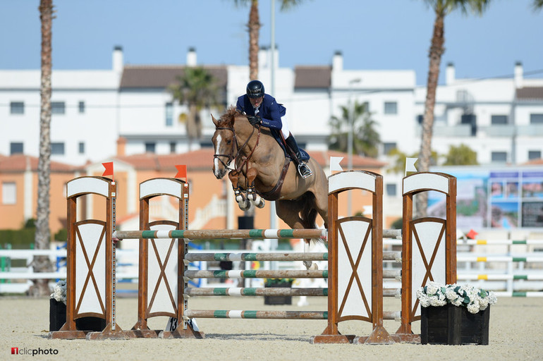 The Diamant de Semilly-son Azur de Lannay has showed off in Oliva with Guillaume Foutrier in the saddle, today the two won the final for six-year-old horses. Photos © Hervé Bonnaud / www.1clicphoto.com.