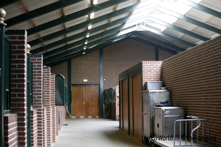 The stable is very light and airy, and demonstrates that it is build on years of experience as it seems to be very easy to work in.