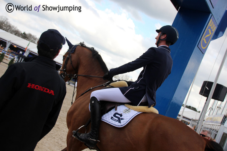 (c) World of Showjumping