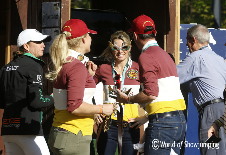 Edwina Tops-Alexander dressed up for Shanghai Swans. She was not competing in this leg, but there to support her team. 