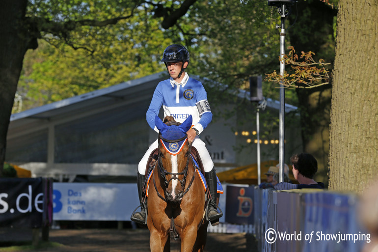 Valkenswaard United's Bertram Allen and Romanov warming up.