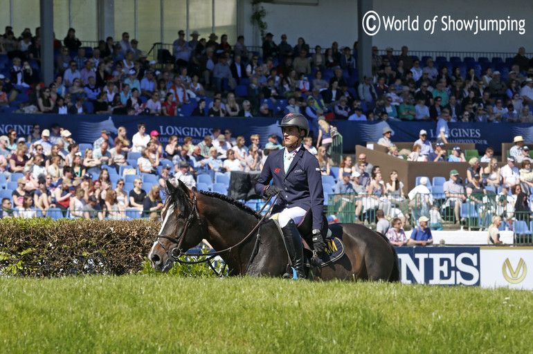 Nicola Philippaerts leaving the ring on the Casall-son Chilli Willi.