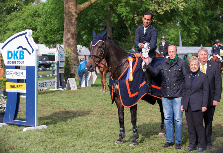 Carlos Lopez and Adamara won the Preis des Hessischen Ministerpräsidenten in Wiesbaden. Photo (c) WRFC/Lafrent.