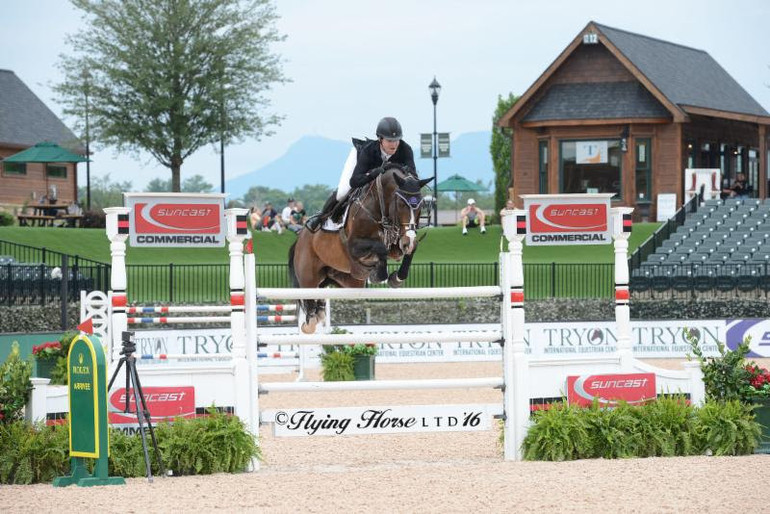 Shane Sweetnam and Cyklon 1083. Photo (c) FlyingHorsePhotography. 