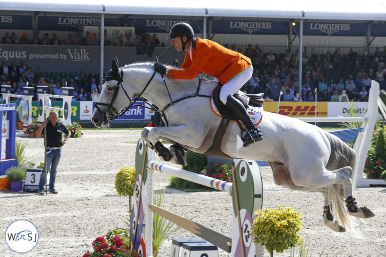 Jur Vrieling with VDL Zirocco Blue N.O.P. delivered a beautiful double clear. Photo (c) Jenny Abrahamsson.