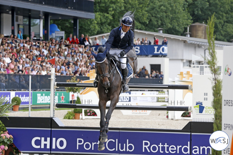 Carlos Lopez with Adamara 2 over the second fence in the first round. Most riders did a short turn after that vertical to save valuable fractions, and get inside the time allowed.  