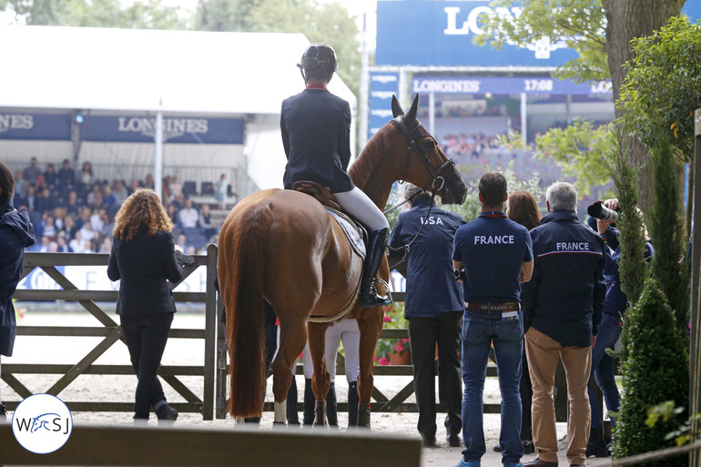 Penelope Leprevost waiting for her jump-off. It didn't take long though before she walked out with Flora de Mariposa by hand - luckily none of them seemed to be hurt after their fall.