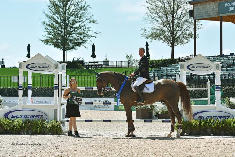 Richie Moloney and Slieveanorra in their presentation ceremony with Maddy Stover of TIEC. Photo ©LizCrawleyPhotography. 