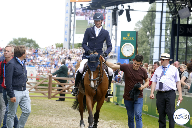 Another good day at work for Daniel Deusser. Five faults from the first round followed by a clear second round placed him eight with Equita van´t Zorgvliet.