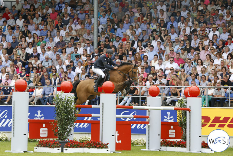 The french riders wore a black armband because of the horrible attack in Nice - here Roger Yves Bost. 