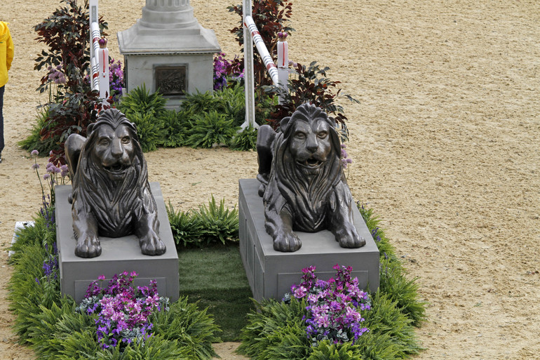 The fences were beautiful, but these giant lions really scared some of the horses.