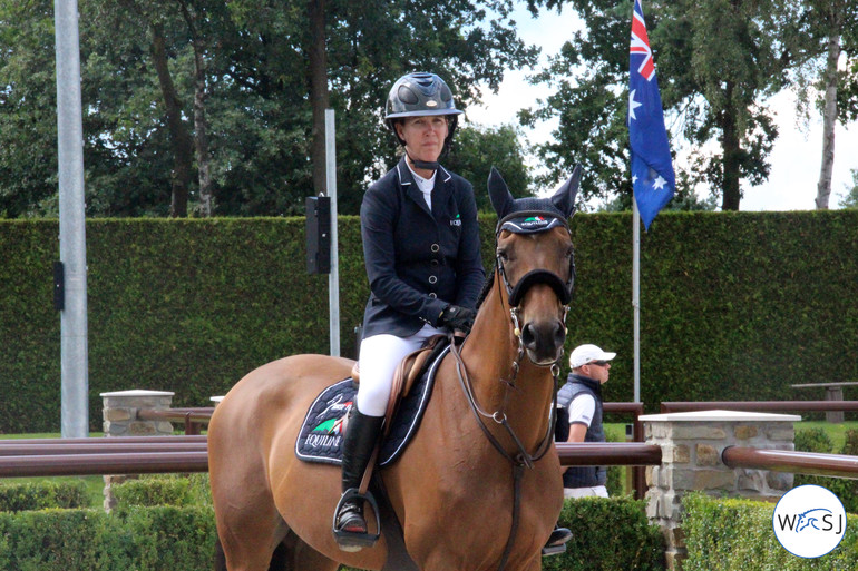 Lauren Hough waiting to go. Photo (c) World of Showjumping.