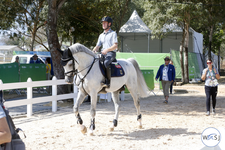 Marcus Ehning and Cornado NRW on the way to yesterday's training session in Rio. Photo (c) Jenny Abrahamsson.