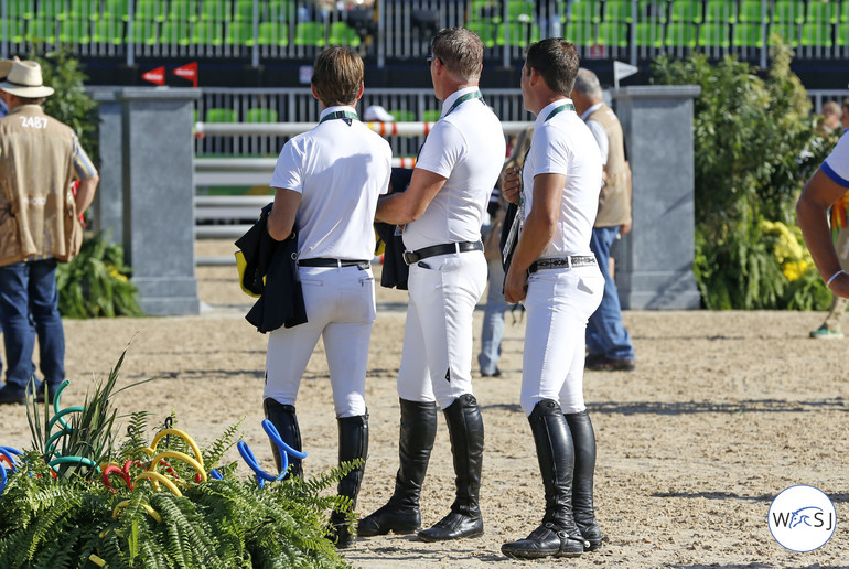 The Ukraine team practicing the same pose: Cassio Rivetti, Rene Tebbel and Ferenc Szentirmai. 