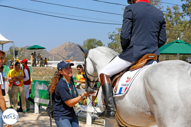 Maud makes sure that Rahotep de Toscane gets a little treat.