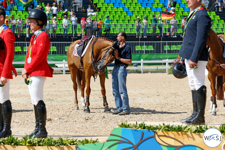 Scratch me.... Sydney Une Prince was not so interested in the medals...