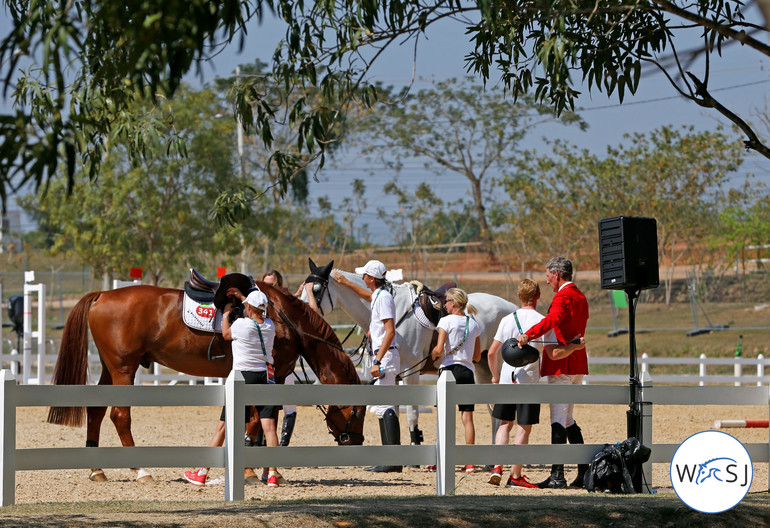 Mean while at the warm-up... Photo (c) Jenny Abrahamsson.