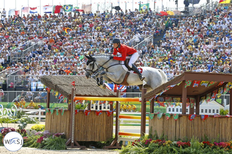 A clear round for Martin Fuchs and Clooney in the first round. 