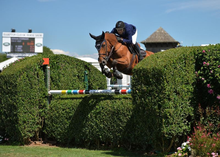 Adrienne Sternlicht and Raia D' Helby win Merrill Lynch Speed Derby. Photo (c) Shawn McMillen.