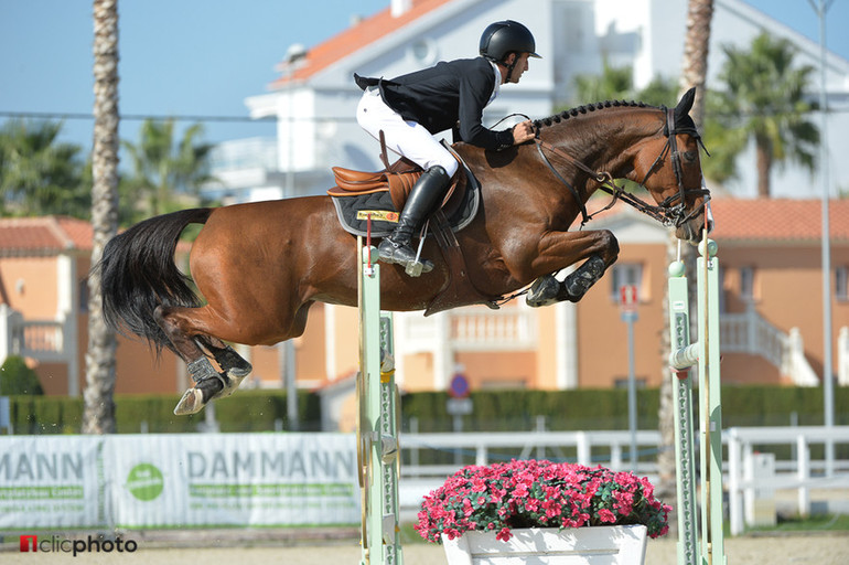 Harold Boisset and Quolita Z on their way to victory at the Autumn MET, in the CSI2* Grand Prix presented by Grupo CHG.  Photo credit: Photo © Hervé Bonnaud / www.1clicphoto.com. 