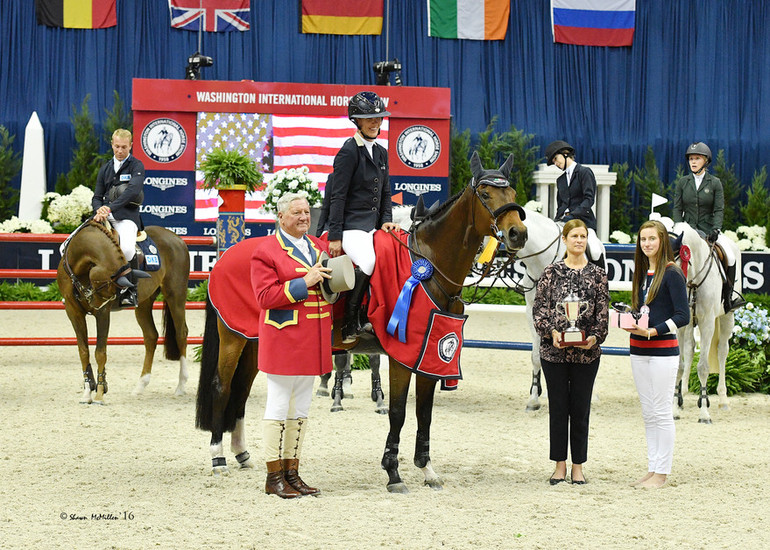 Lauren Hough and Ohlala opened up with a win at Washington International Horse Show. Photo (c) Shawn McMillen Photography.