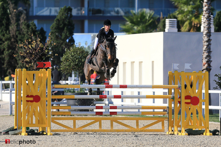 Louise Simpson and Hello Vivendi, winners of the 7-year-old final. Photo © Hervé Bonnaud / www.1clicphoto.com. 