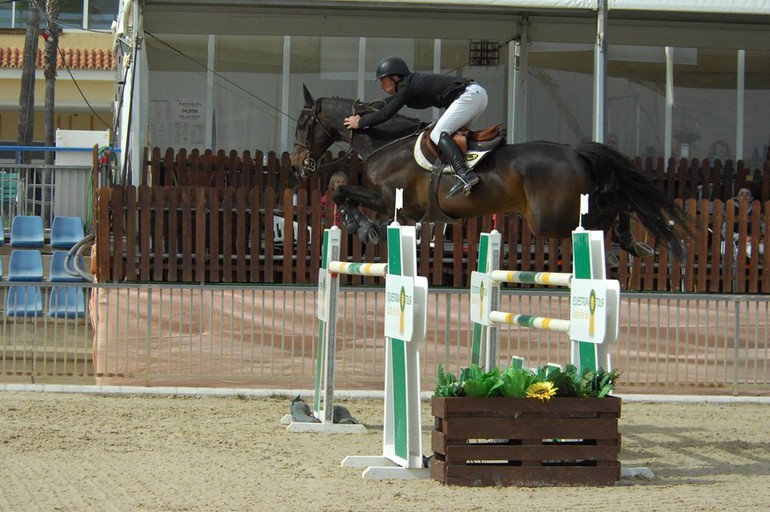 Richard Howley (IRL) and Chinook won the CSI3* Grand Prix in Mijas. Photo (c) Costa Del Sol Tour/Facebook.