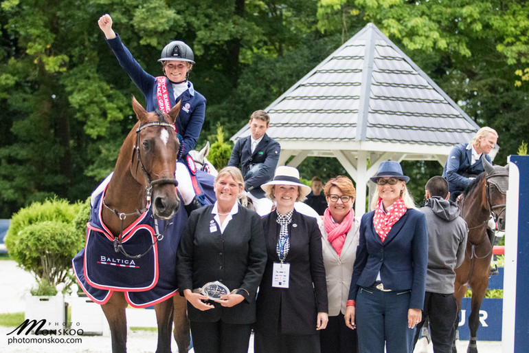 Stephanie Holmén and Flip's Little Sparrow. Photo (c) PhotoMonskoo